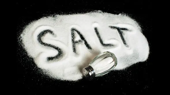 مصرف کم نمک باعث مشکلات قلبی و مرگ زودرس است