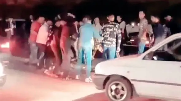 جنجال کلیپ رقص جوانان درخیابان های ارومیه / پلیس وارد عمل شد