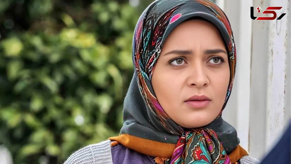 عکس / شکار عشق اول نقی معمولی در متروی تهران / به قول بهتاش دختر محمود نقاش تیپ میزنه چپ و راست ...