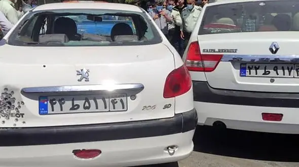 ترور مسلحانه یک مرد در مرکز شهر ازنا + عکس سوراخ سوراخ شده پژو 206 