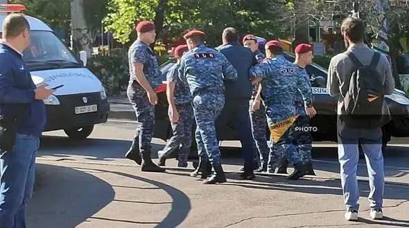 اعتراضات گسترده در ایروان / 196 نفر از معترضان دستگیر شدند