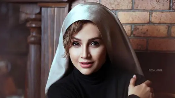 تراس پر از گل خانه شبنم قلی خانی