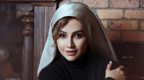 تراس پر از گل خانه شبنم قلی خانی