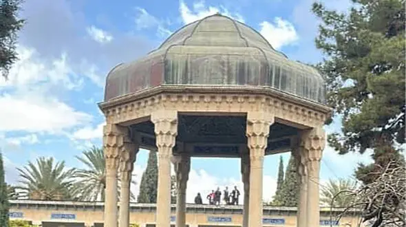 تفسیر فال حافظ امروز 3 مرداد ماه 1405