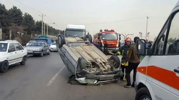 برخورد زنجیره‌ای خودروها در بزرگراه  مشهد + عکس
