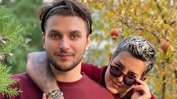 حسادت مادر دارا حیایی به دختران اینستاگرامی پسرش ! / مونا بانکی : فقط عشق منه !