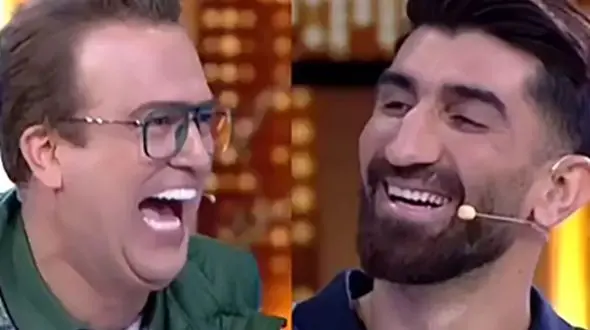 سکانس خنده دار برنامه شب آهنگی: شوخی عجیب حامد آهنگی با مصدومیت شدید بیرانوند/ از خنده منفجر شدن+فیلم