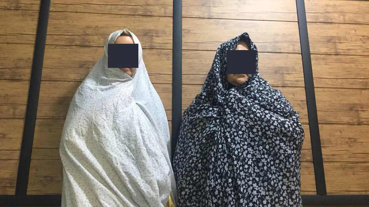 آتوسا گفت بیوه است و مرا به خانه اش برد که یک مرتبه مردی از اتاق بیرون آمد  و ..! + عکس آتوسا و مادرش