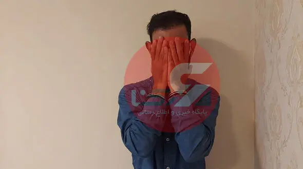 بازداشت مامور قلابی مسلح در غرب تهران / اندازه یک گردان سلاح داشت!