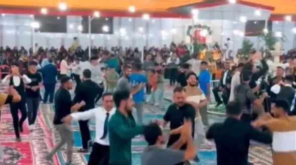 آواز محلی؛ یا خدا یه عروسی گرفتن هزار تا مهمون ریختن وسط کرمانجی یکدست میرقصن چه نرمن