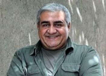 فیلم مداحی باشکوه «مجید شهریاری» بازیگر سینما در حرم امام رضا(ع) / دلخوشن نمیدونن که امید حرم به خاک افتاده