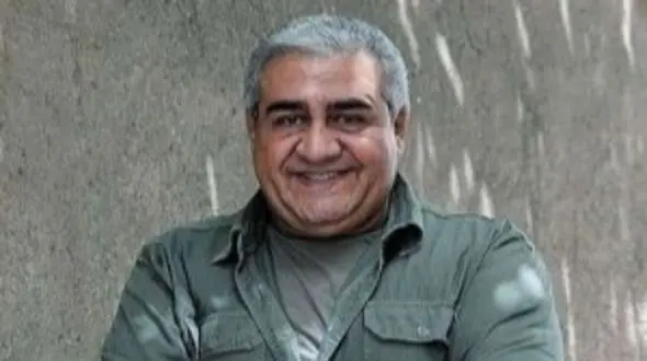 فیلم مداحی باشکوه «مجید شهریاری» بازیگر سینما در حرم امام رضا(ع) / دلخوشن نمیدونن که امید حرم به خاک افتاده