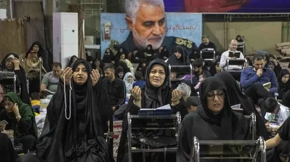 مراسم معنوی نخستین شب از لیالی قدر در خوزستان برگزار شد+عکس