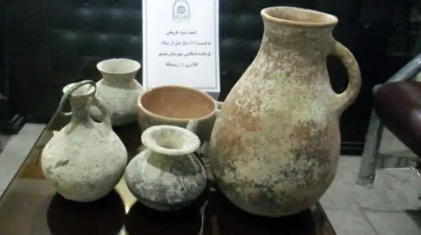 کشف اشیا عتیقه ۳ هزار ساله در بهشهر+عکس