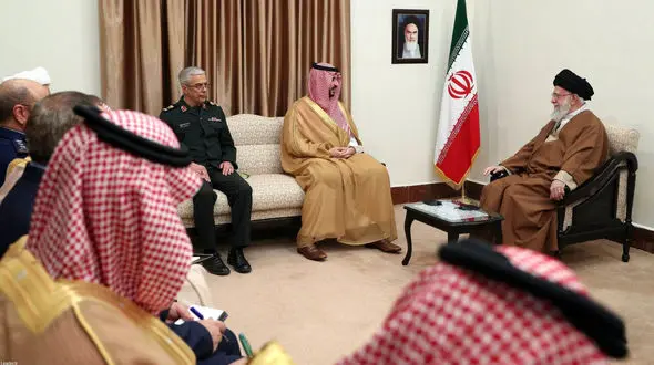 تقدیم پیام پادشاه عربستان به رهبر انقلاب