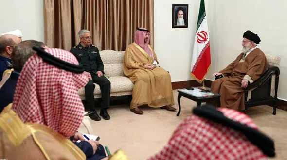 تقدیم پیام پادشاه عربستان به رهبر انقلاب