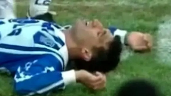 جنجالی ترین شادی های استقلالی ها در دربی ؛ از مشت‌های شاهرخ تا گیج شدن فرهاد و غش هاشمی‌نسب