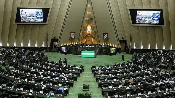 انتقاد نمایندگان از عملکرد برخی از بانک‌ها در پرداخت تسهیلات به مشاغل و اقشار مختلف مردم