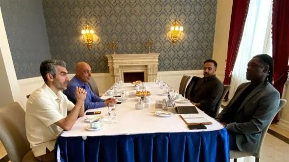 سیدورف امروز سرمربی استقلال را انتخاب می کند؟