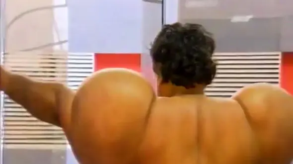  عضلات این مرد بی جهت بزرگ می شود +تصاویر