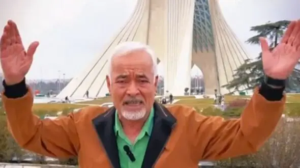 فیلم آواز شاد /  صادق بوقی از آو آو به کجا رسید تو خونه مادر بزرگش موزیک ویدیو داد رقص کنان
