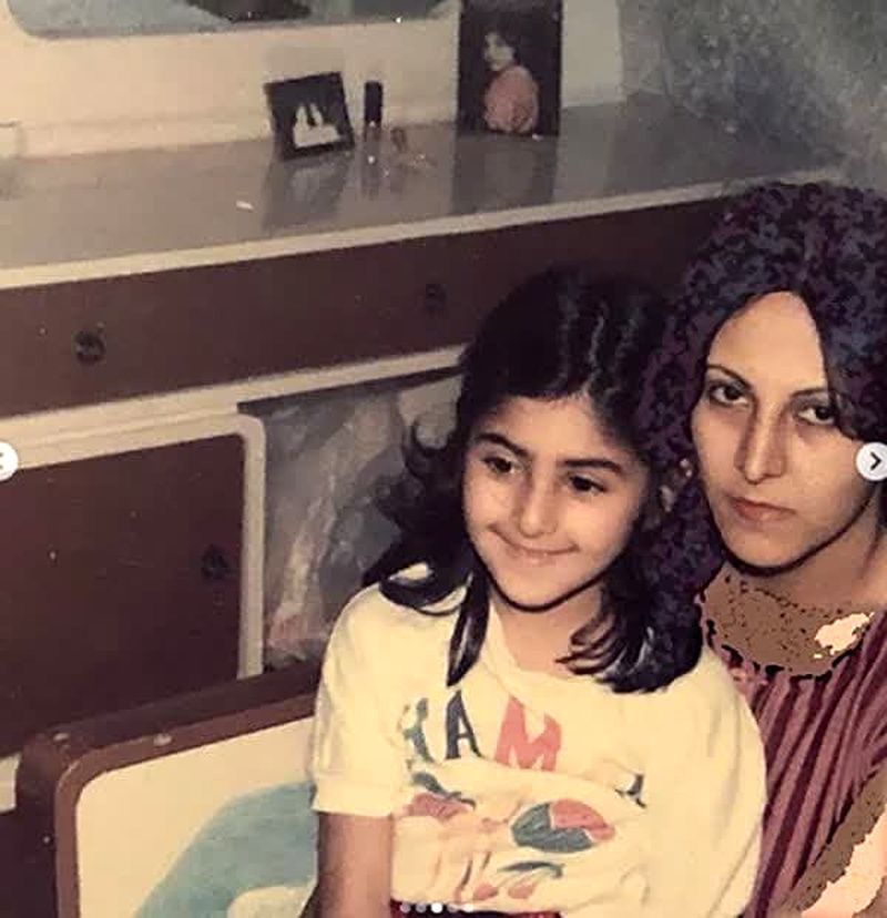 عکس آزاده صمدی و مادرش