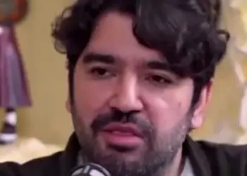 علیرضا جی جی : نمی دونم چرا گوگوش و ابی و داریوش گوش می دهید / اینا مغز و شست و شو می دن / عمرا نمیذارن بچم گوش بده