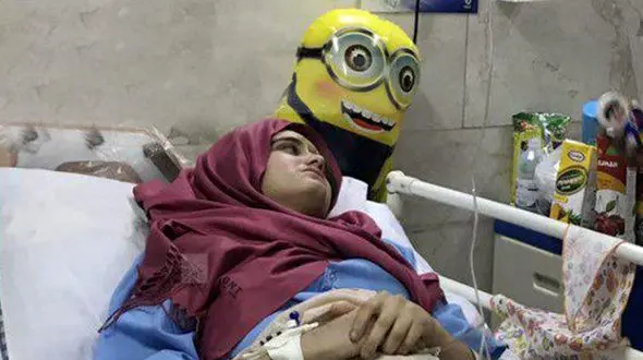 "هانیه" برای نجات خواهرش قطع نخاع شد/ این خانواده 5 نفره بی خانمان است + عکس دردناک