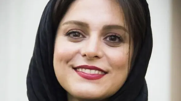 فیلم آواز خوانی غزل شاکری با چشم های پر از بغض و اشک / دلنشین و غمگین