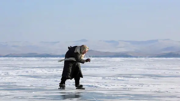 اسکیت بازی این پیرزن روس را مشاهده کنید + عکس