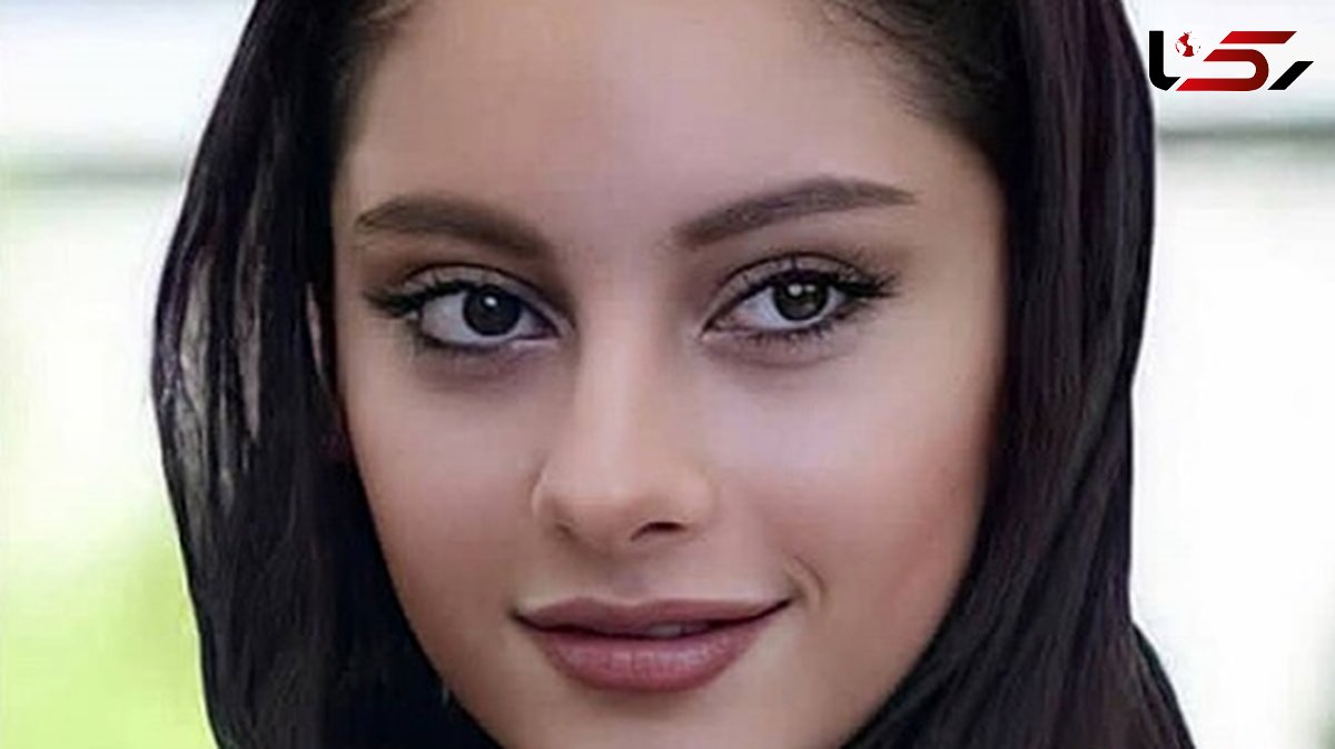 عکسی از اسب سواری ترلان پروانه / کلاه حصیری ساحلی با لباس گل گلی در کنار اسب نجیب قهوه ای / چه حس خوبی میده