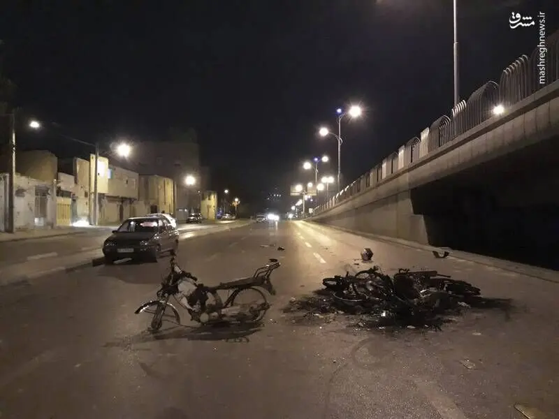 از ارسال پیامک‌های مرموز برای تجمع تا حضور معترضان تی‌شرت‌پوش در هوای زیر صفر / نقش «آیت الله مایک» در پشت پرده اغتشاشات ایران چه بود؟