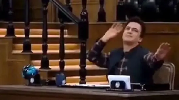 فیلم آواز شاد / حرکات موزون و شیطونی حامد آهنگی با آهنگ عربی که هی توبه میکنه باز میره 