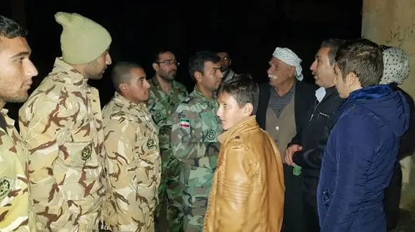 یگان های نیروی زمینی ارتش به کمک حادثه دیدگان زلزله شتافتند
