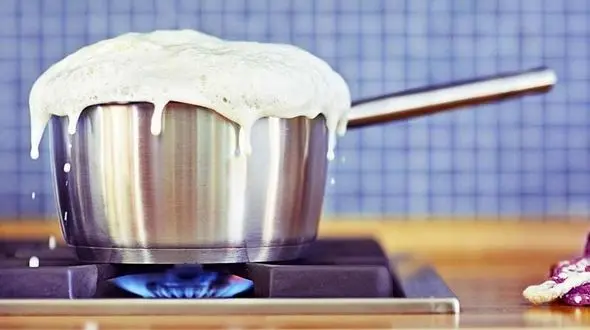 جوشاندن شیر برخی از مزایای تغذیه ای را کاهش می دهد