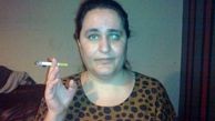 این زن نابینا به جای غذا ته سیگار می خورد !+عکس