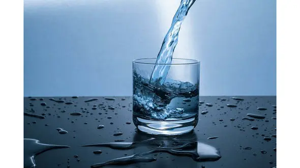 عامل گرفتگی عضلات بدن کم آبی است