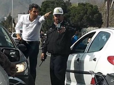 عیادت علی دایی از دست و پای گچ گرفته شده عادل فردوسی پور در بیمارستان بعد تصادف شدید با زانتیا/ خدا خیلی بهش رحم کرد+عکس