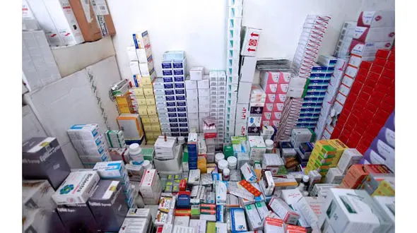 اصرار وزارت بهداشت بر فروش داروهای مخدر/ اظهارات مسئولان ستاد مبارزه با مواد مخدر منطقی نیست