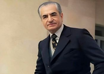 سفر به ایام قدیم سال ۱۳۲۸؛ بازدید محمدرضا پهلوی از کارخانه کادیلاک در آمریکا