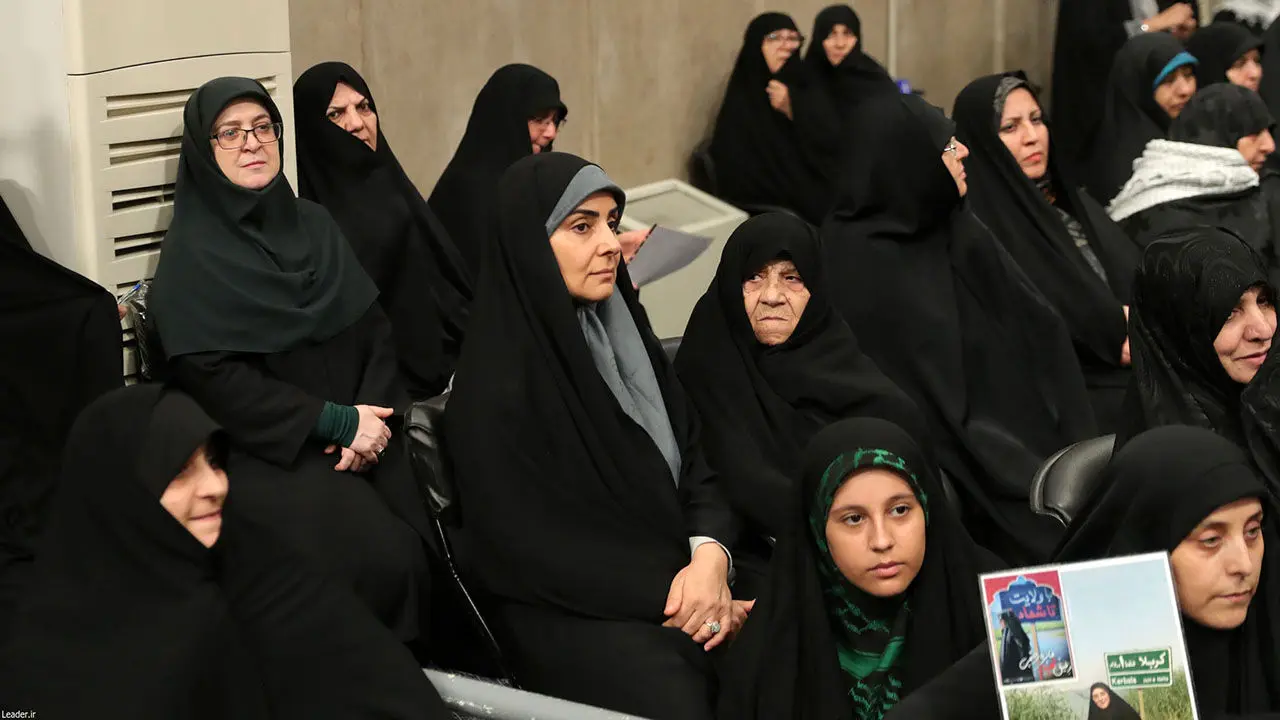 دیدار پیشکسوتان و فعالان دفاع مقدس و مقاومت با رهبر انقلاب