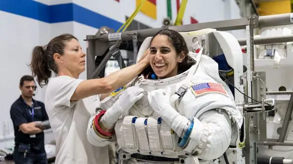 پیام فضا نورد ایرانی از کره ماه / او به ایرانی ها چه گفت؟ +فیلم