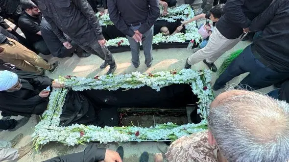 اولین عکس ها  از آرامگاه ابدی سردار سلامی و سردار حاجی‌زاده / روحشان شاد