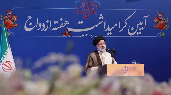 دولت خود را موظف می‌داند به نیازهای اشتغال و مسکن جوانان برای ازدواج توجه داشته باشد