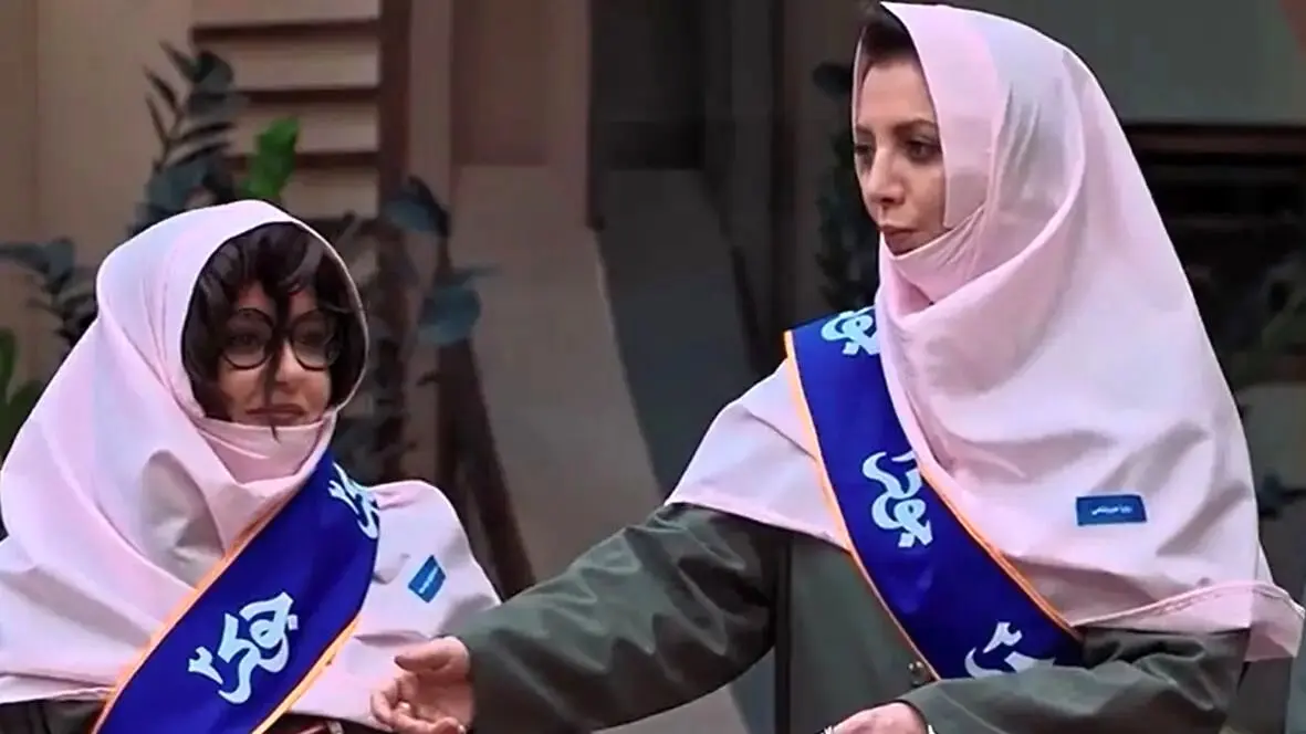 شعرخوانی نوستالژی رویا میرعلمی با آهنگ گروه آریا که همه رو نقش بر زمین کرد!/ هندی بازی نعیمه نظام دوست وسط برنامه