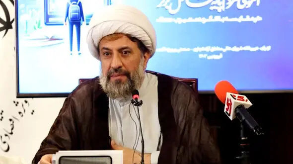 یکسان انگاری مفاهیم غربی و مفاهیم اسلامی مشکل اصلی کشور است / ناکارآمدی ها به نام حوزه علمیه، ولی فقیه و دین تمام می شود