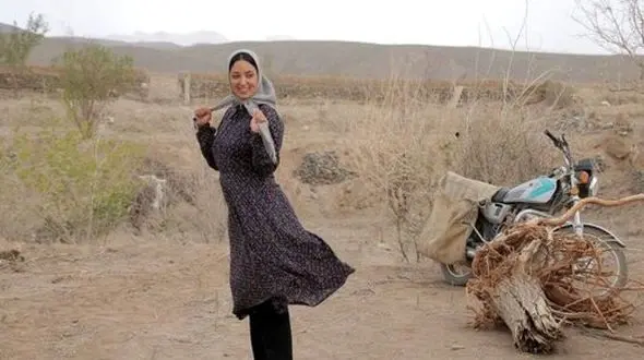 جایزه بهترین بازیگر زن شانزدهمین جشنواره سالنتو به فریبا طالبی رسید