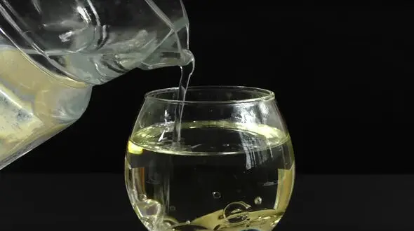 5 ویژگی جالب آب که از آن ها بی خبرید! +فیلم