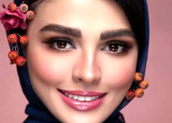 شوی لباس سیما خضرآبادی با پیراهن مجلسی و کمی نامتعارف خود