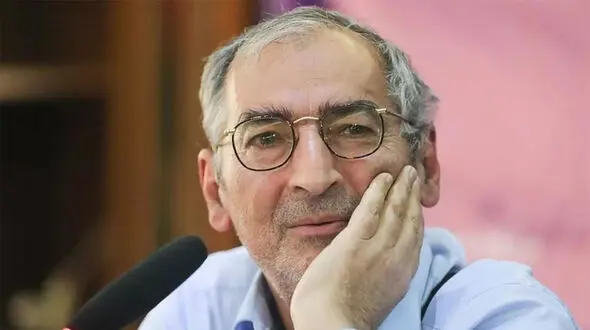 زیباکلام: همه نامزدها از خارج آمدند!